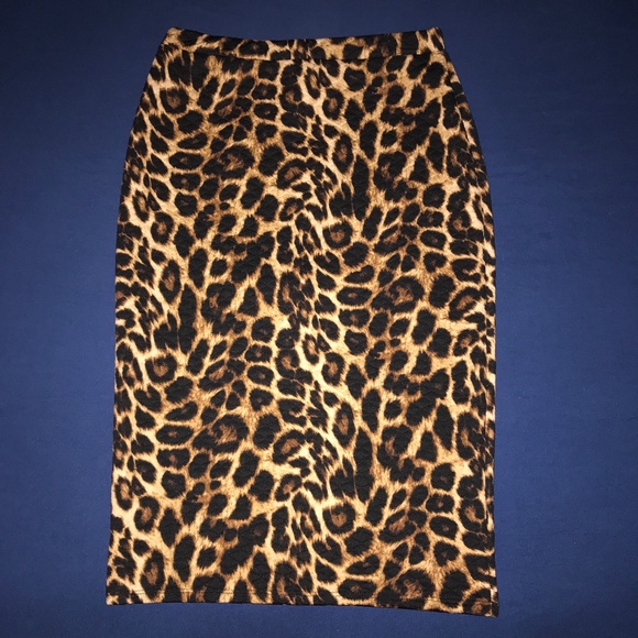 Shanna’s Threads Dresses & Skirts - Shanna’s Thread’s Leopard Pencil Skirt